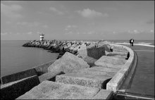 Spaziergang zum Leuchtturm. / Scheveningen. Holland