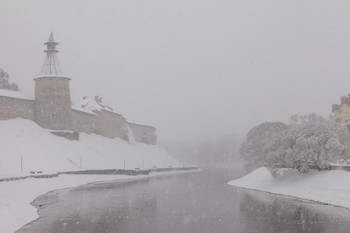 Schneefall ... / ***