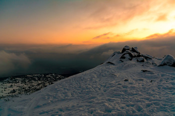 Sonnenuntergang in den Bergen / ***
