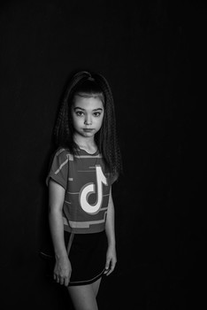  / ***