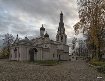 Tempel / ***