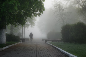 Übergeben im Nebel / ***