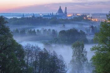 Vor der Morgendämmerung / ***