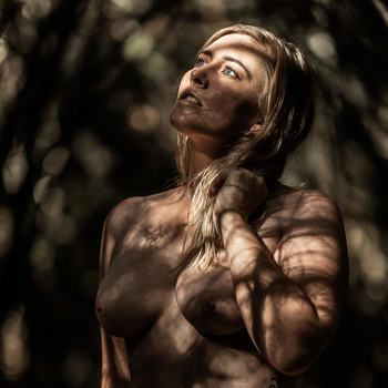 Licht & Schatten / Outdoor-Portrait im Lorbeerwald von La Zarza, La Palma