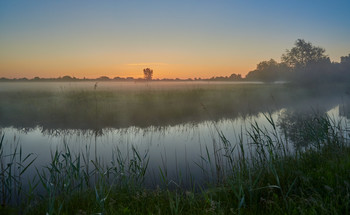 Vor Sonnenaufgang / ***