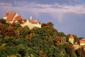 Old Town / ***