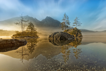 Hintersee / Sonnenaufgang am Hintersee in Bayern