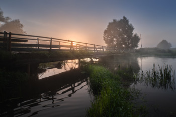 Old Bridge / ***