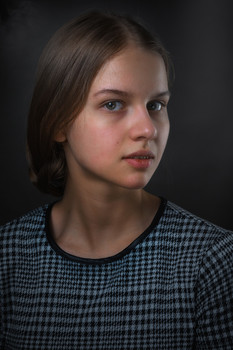  / ***