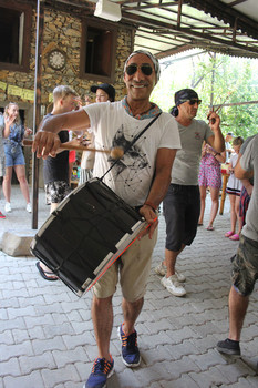 Drummer! / ***