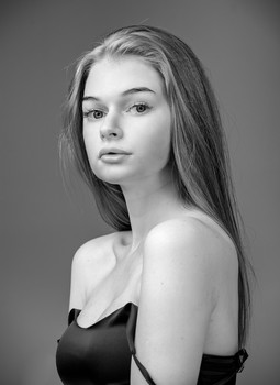 Alina / https://35photo.pro/babaevzb
https://www.instagram.com/babaev.photo/