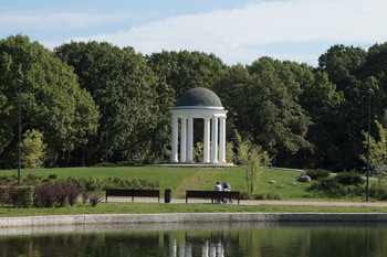 Rotunda / ***