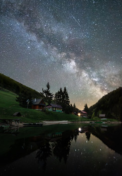 Night over the lake / Beautiful cold night under the lake :)