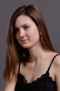 Girl / ***