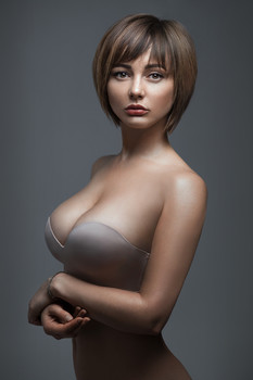  / ***