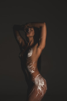  / ***