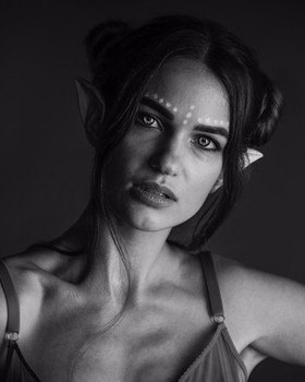  / ***
