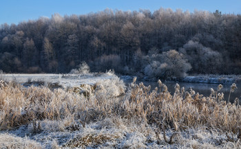 Winter river / ***