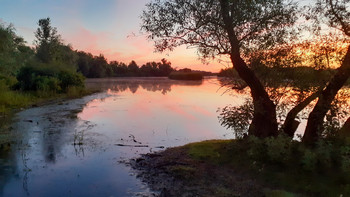 Bei Sonnenaufgang. / ***
