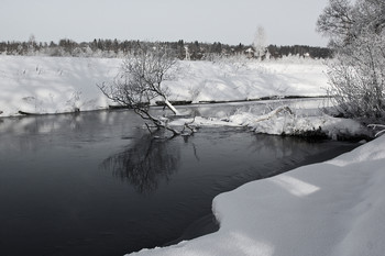Winter river / ***