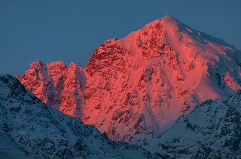 Das Erwachen der Berge / ***