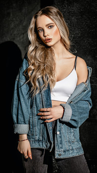  / ***