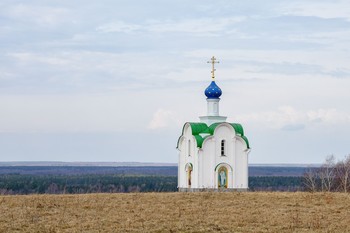 Chapel / ***