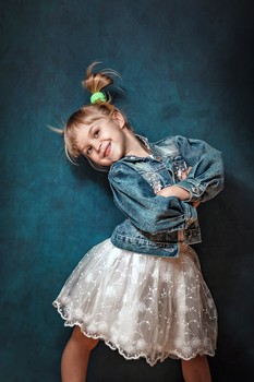  / ***