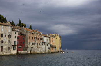 City by the Sea / ***