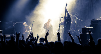 Ein Konzert / https://vk.com/e.vaguro
https://www.instagram.com/vaguro_v_u_v/
https://web.facebook.com/evgeniy.vagouro
https://www.pexels.com/ru-ru/@10472344