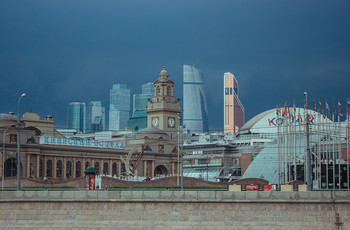 Blick auf die Stadt / ***