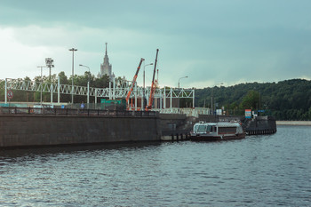 Blick auf die Stadt / ***