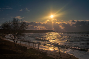 Abendstimmung am Meer / ***