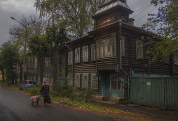 Old Town / ***
