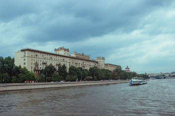 Blick auf die Stadt / ***