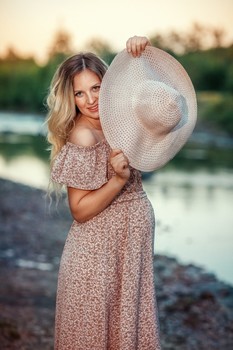  / ***