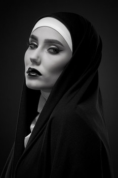 Nonne / ***