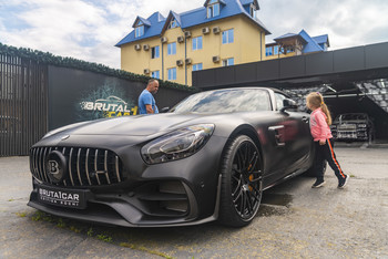 BRABUS / ***