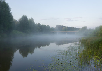 Nebel über dem Fluss / ***