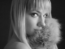 girl with fur / ***