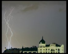 Flash in the night / ***