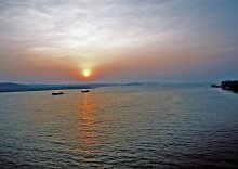Great River / ***