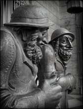 Chatting about the museum / ***