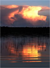 Sunset over the lake, sad. Soon autumn. / ***