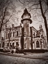 castle / ))))))))))))