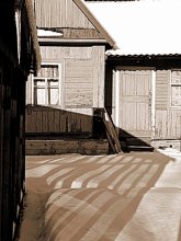 old cottage, low season / *****
