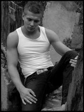 Andrew / ***