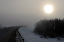 Road / -----