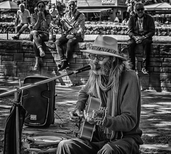 Street musician / ***