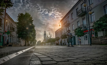 Morning old town / ***